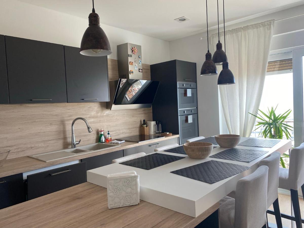 Apartamento Linden Trsat With Balcony Rijeka Exterior foto